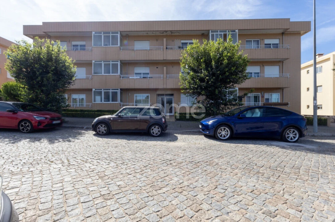 Apartamento T2 para Venda em Guilhabreu Foto 1