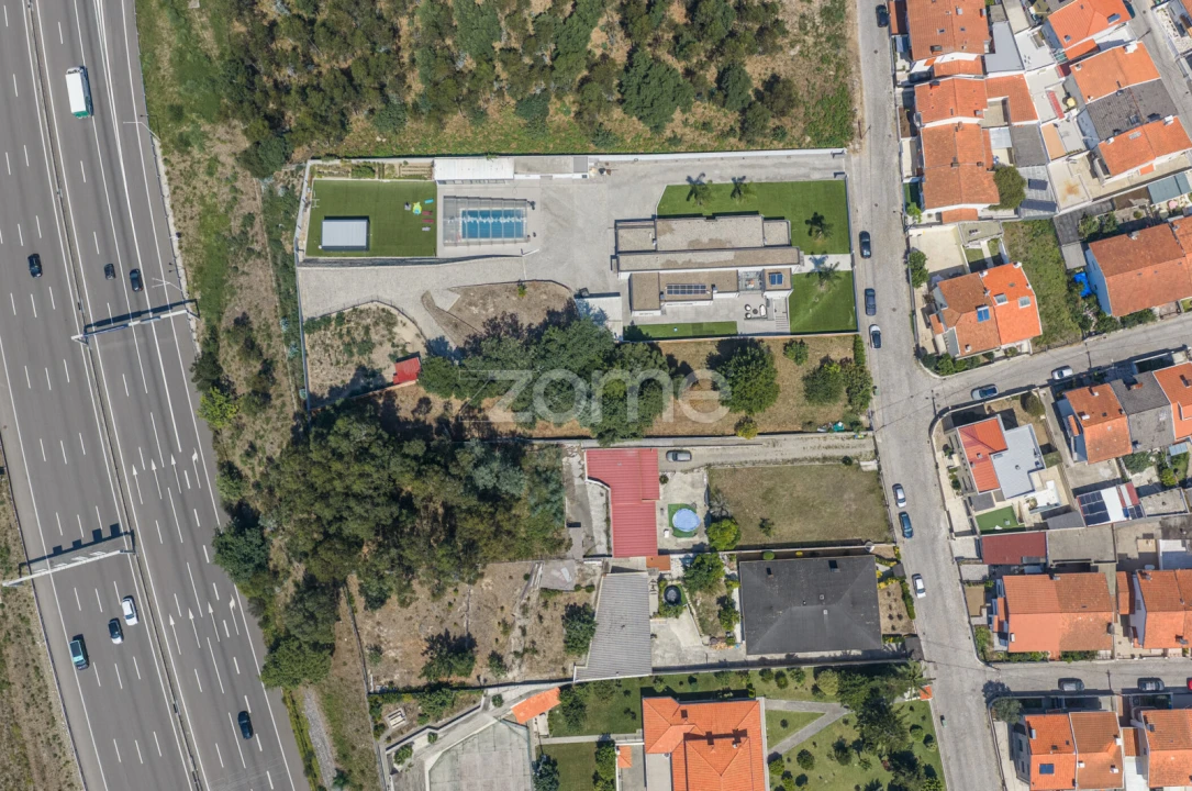 Terreno para Venda em Mafamude e Vilar do Paraíso Foto 2