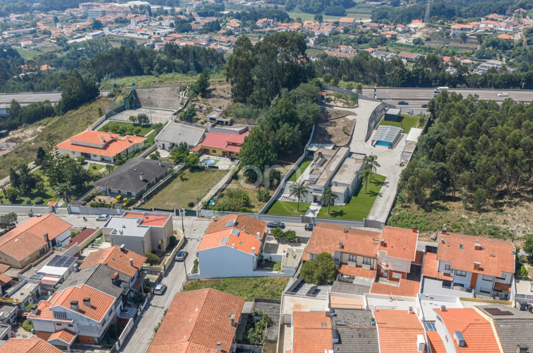 Terreno para Venda em Mafamude e Vilar do Paraíso Foto 12