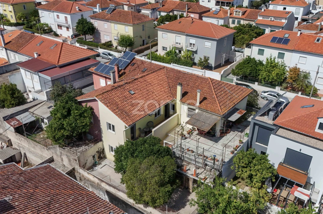 Moradia T4 para Venda em Santo Antonio dos Olivais Foto 37