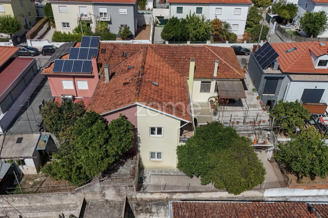Moradia T4 para Venda em Santo Antonio dos Olivais Foto 38