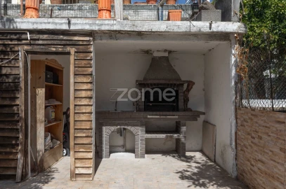 Moradia T4 para Venda em Santo Antonio dos Olivais
