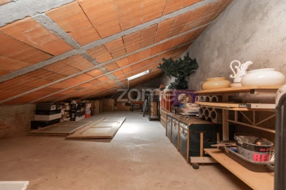 Moradia T4 para Venda em Santo Antonio dos Olivais