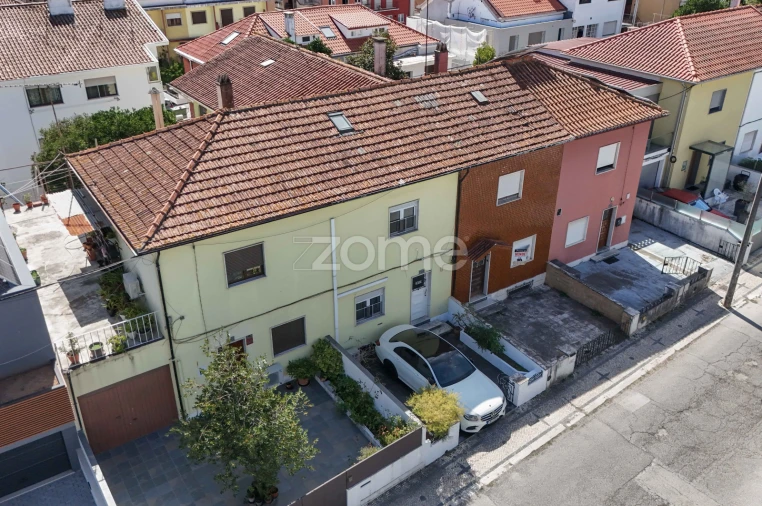 Moradia T4 para Venda em Santo Antonio dos Olivais Foto 41