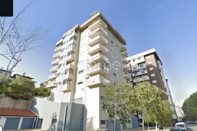 Apartamento T2 para Arrendamento em Santo Antonio dos Olivais