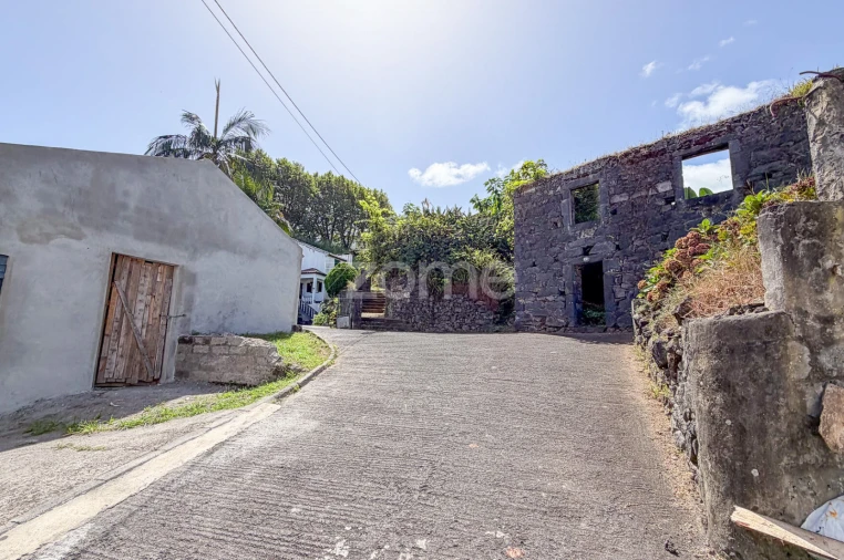 Moradia T2 para Venda em Santo Antonio Foto 3