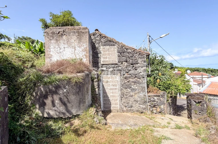 Moradia T2 para Venda em Santo Antonio Foto 5