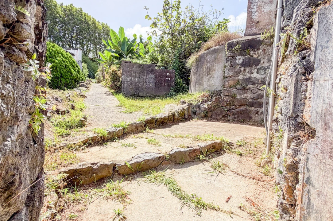 Moradia T2 para Venda em Santo Antonio Foto 6