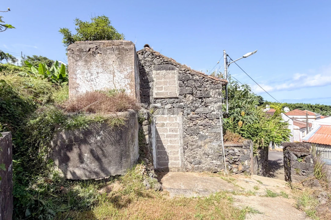 Moradia T2 para Venda em Santo Antonio Foto 5