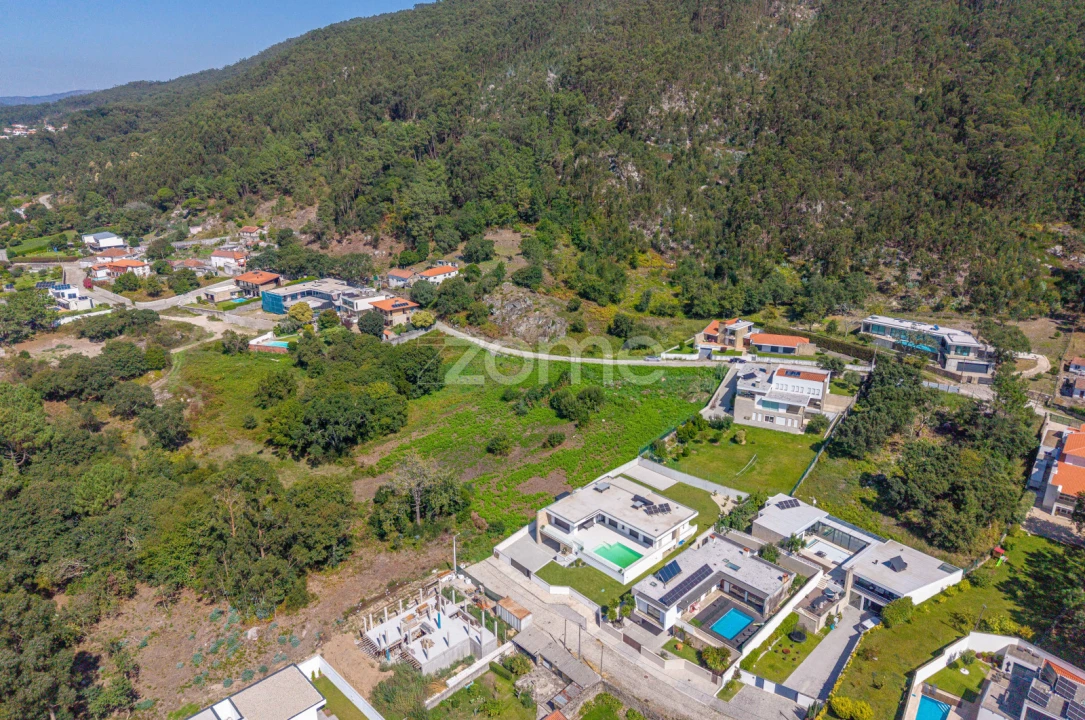 Terreno para Venda em Carreço Foto 13