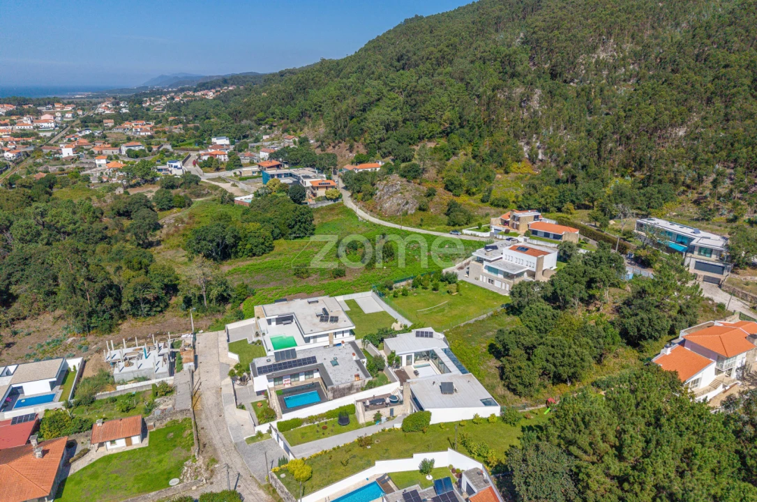 Terreno para Venda em Carreço Foto 12