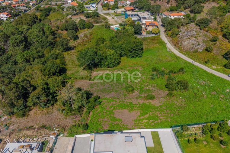 Terreno para Venda em Carreço Foto 16
