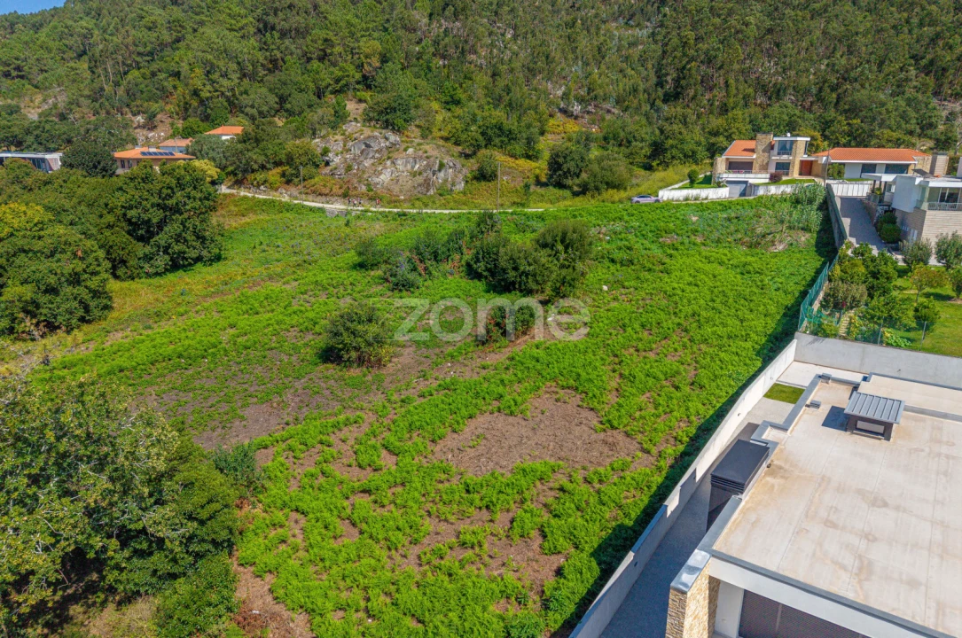 Terreno para Venda em Carreço Foto 19