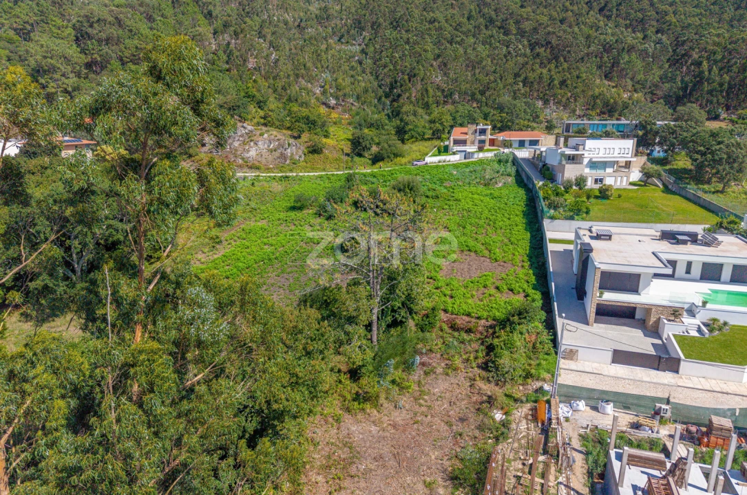 Terreno para Venda em Carreço Foto 18