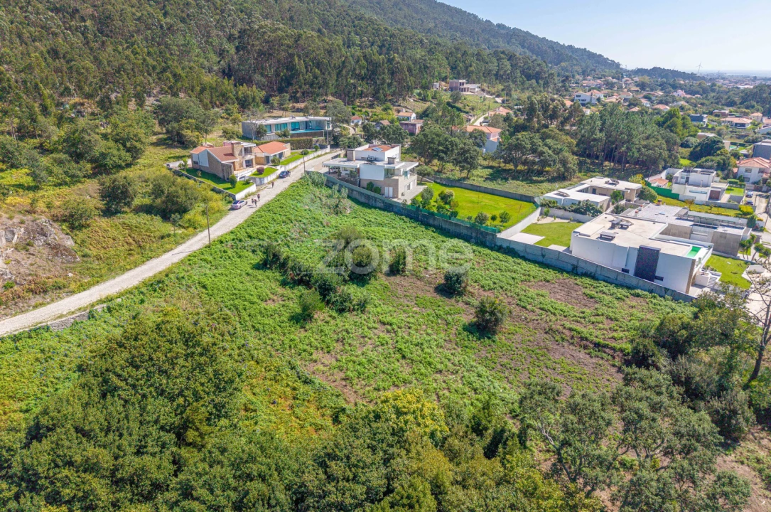 Terreno para Venda em Carreço Foto 2