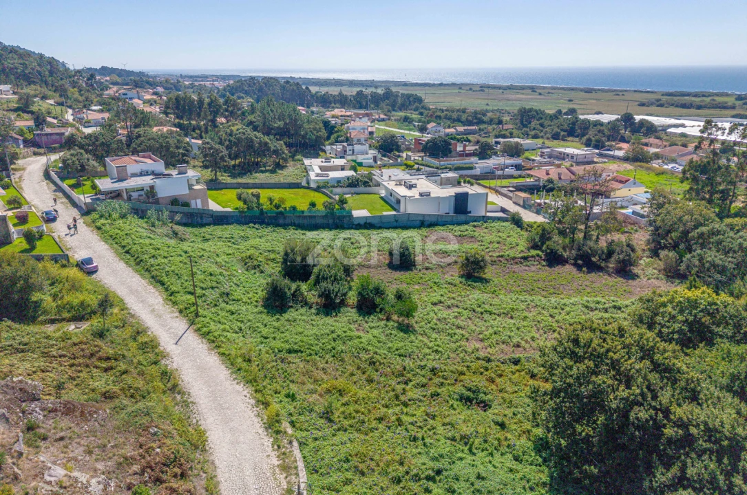 Terreno para Venda em Carreço Foto 6