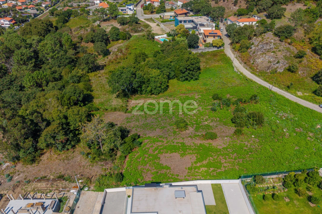 Terreno para Venda em Carreço Foto 16