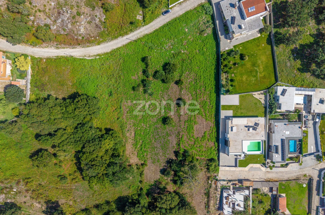 Terreno para Venda em Carreço Foto 9