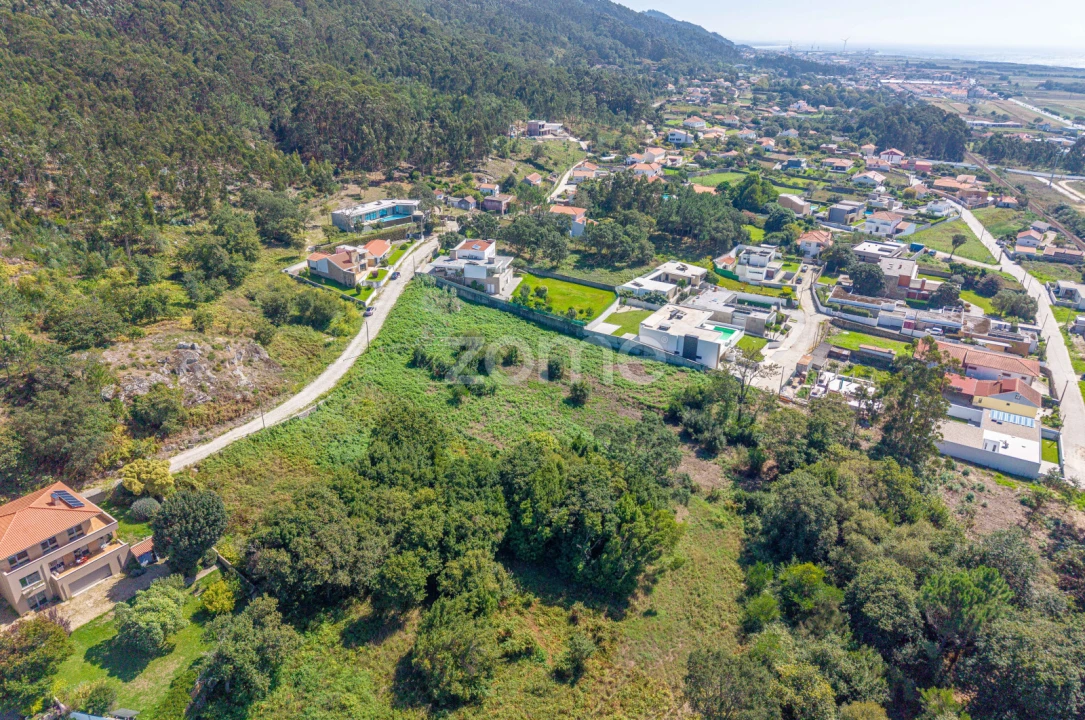 Terreno para Venda em Carreço Foto 15