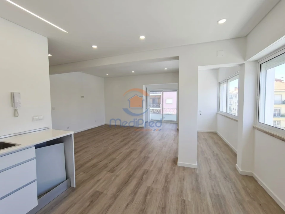 Apartamento T4 para Venda em Alto do Seixalinho, Santo André e Verderena Foto 2