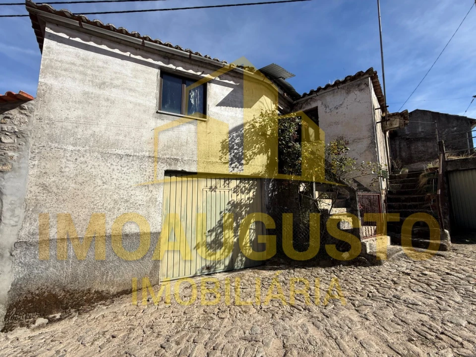 Moradia T3 para Venda em Freches e Torres Foto 1
