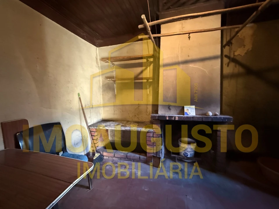 Moradia T3 para Venda em Freches e Torres Foto 4