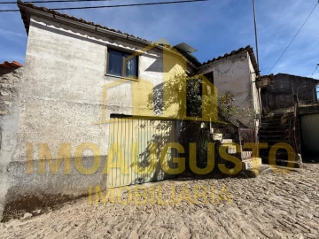 Moradia T3 para Venda em Freches e Torres