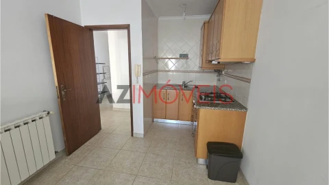 Apartamento T2 para Arrendamento em Leiria, Pousos, Barreira e Cortes