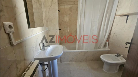 Apartamento T2 para Arrendamento em Leiria, Pousos, Barreira e Cortes