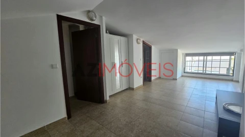Apartamento T2 para Arrendamento em Leiria, Pousos, Barreira e Cortes
