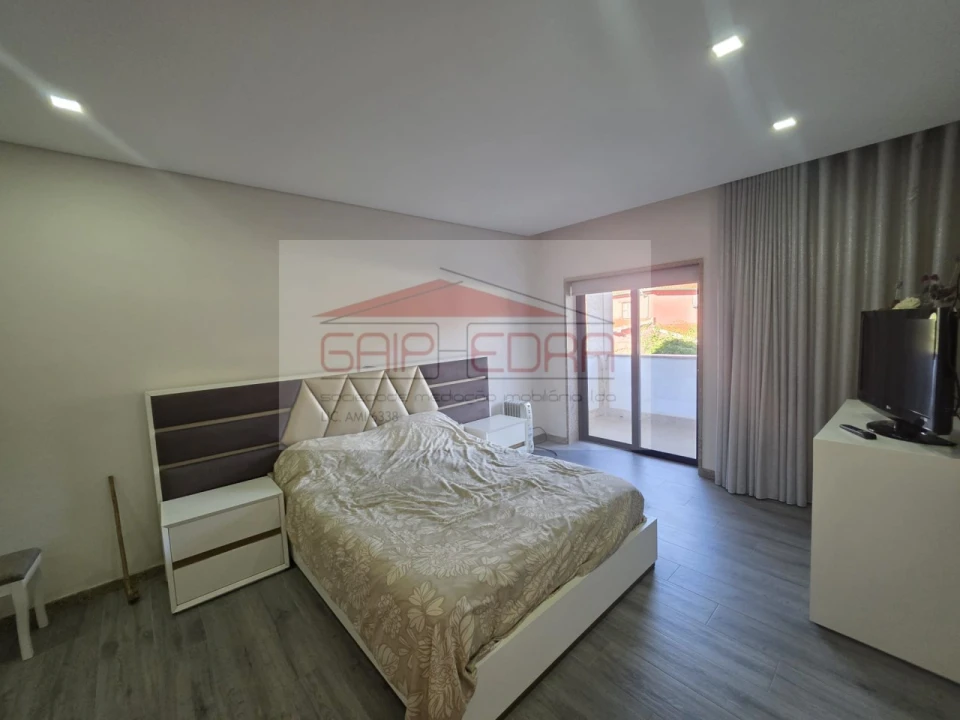 Moradia para Venda em Airães Foto 14