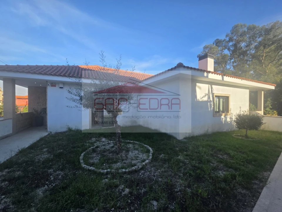 Moradia para Venda em Airães Foto 3