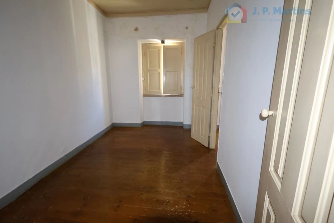 Prédio para Venda em Alcoentre Foto 7
