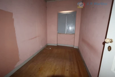 Prédio para Venda em Alcoentre