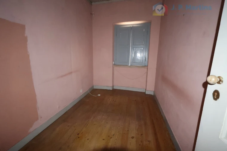 Prédio para Venda em Alcoentre Foto 14