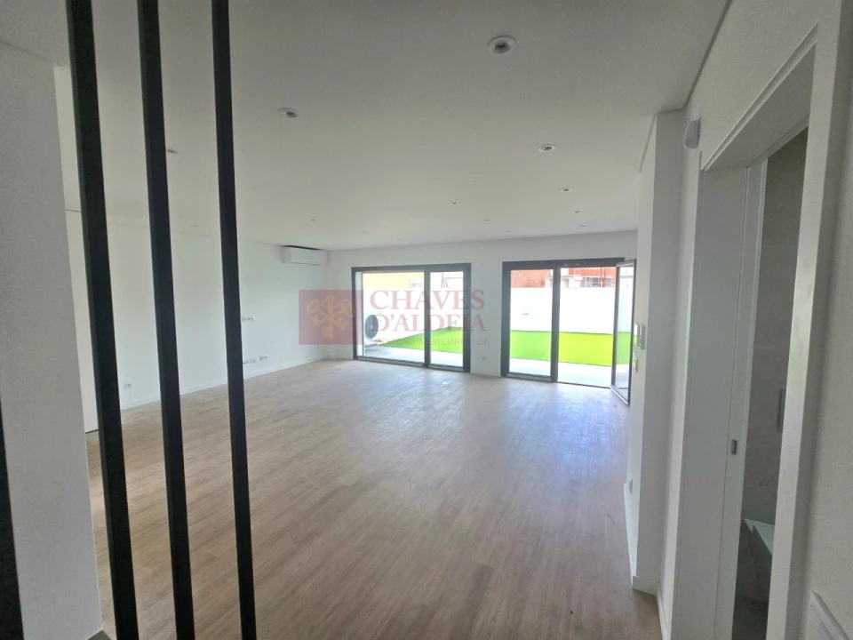 Moradia T4 para Venda em Santa Iria de Azoia, São João da Talha e Bobadela Foto 37