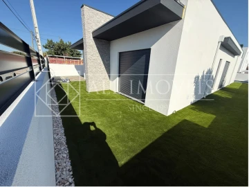 Moradia T4 para Venda em Fernao Ferro