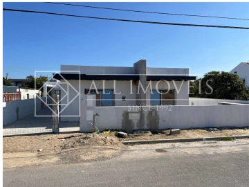 Moradia T4 para Venda em Fernao Ferro