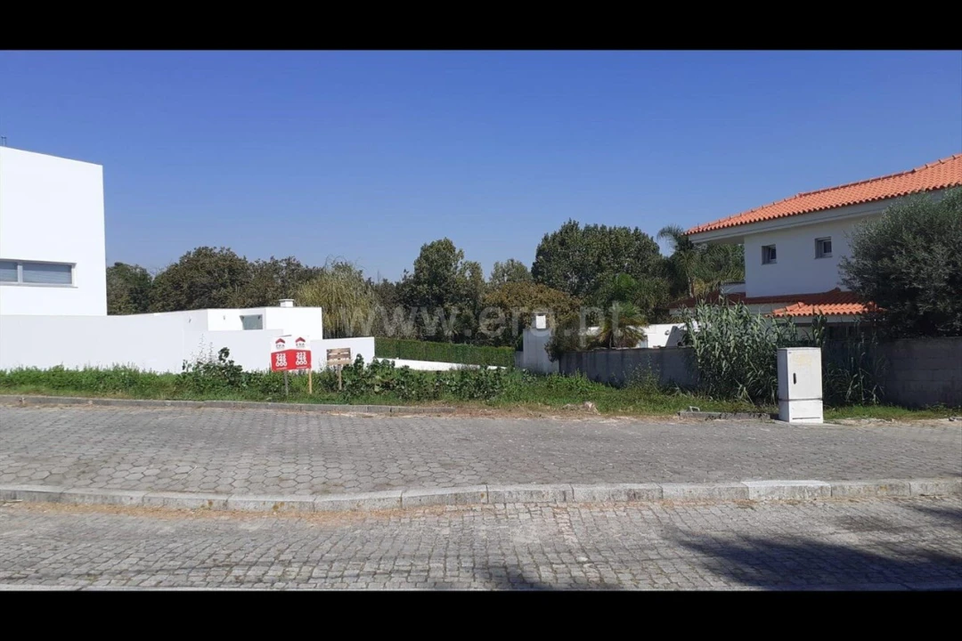 Terreno para Venda em Pedroso e Seixezelo Foto 1