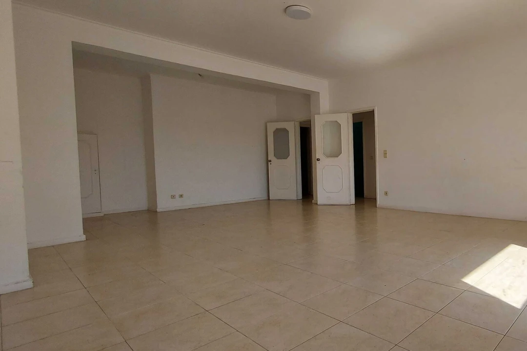 Apartamento T3 para Venda em Campanhã Foto 4