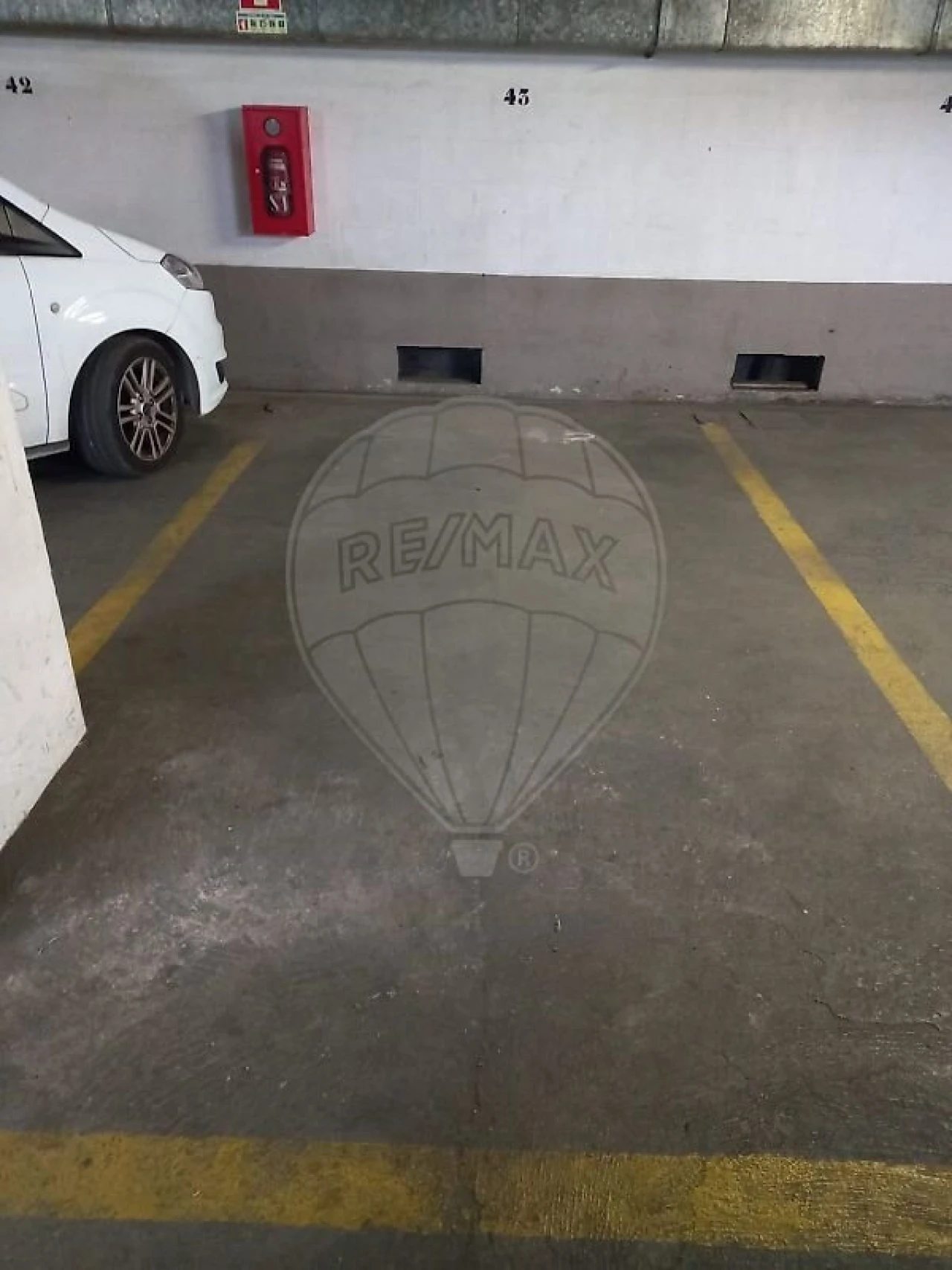 Garagem para Arrendamento em Santa Maria Maior Foto 4