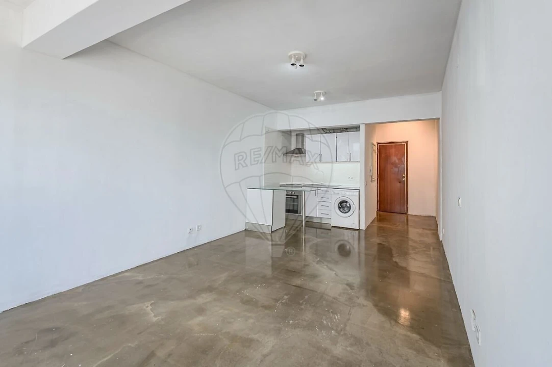 Apartamento T0 para Venda em Oeiras e São Julião da Barra, Paço de Arcos e Caxias Foto 2