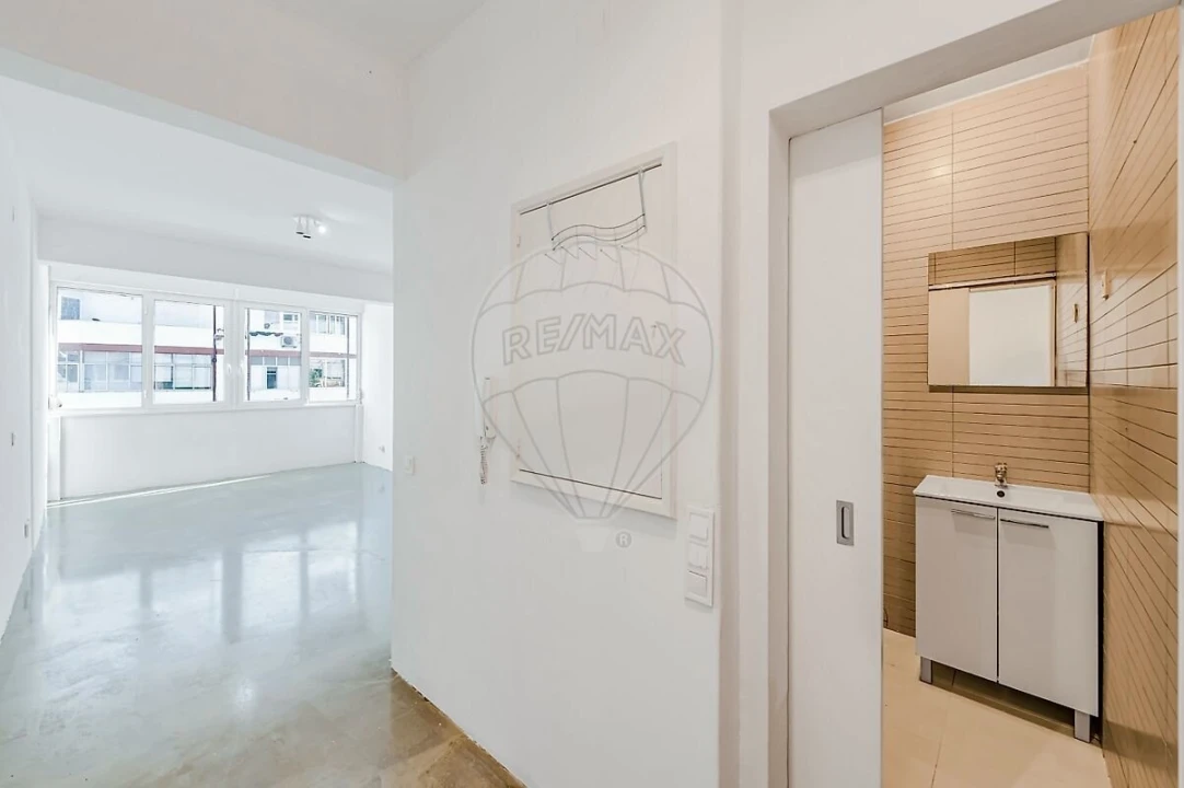 Apartamento T0 para Venda em Oeiras e São Julião da Barra, Paço de Arcos e Caxias Foto 4