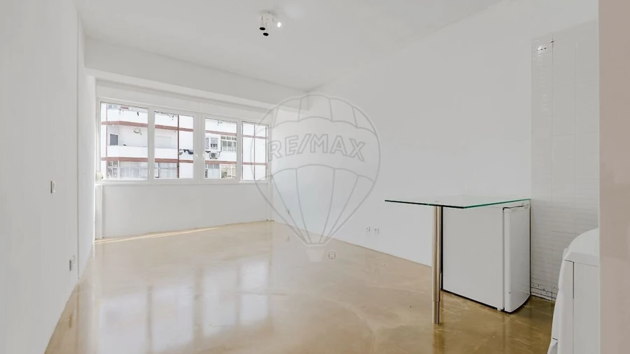 Apartamento T0 para Venda em Oeiras e São Julião da Barra, Paço de Arcos e Caxias