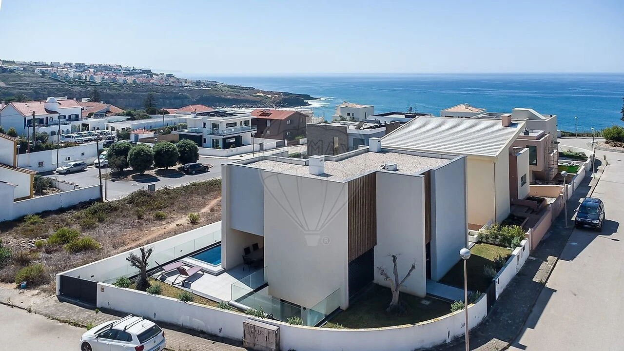Moradia T3 para Venda em Encarnação Foto 1
