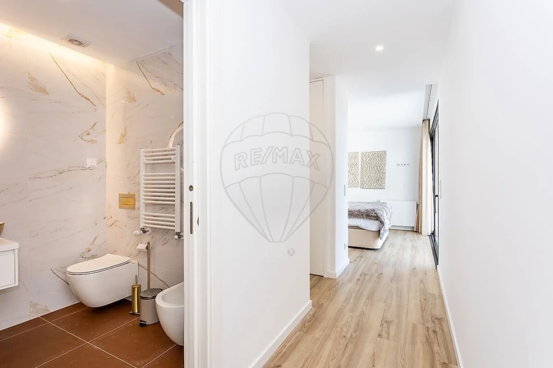 Moradia T3 para Venda em Encarnação Foto 38