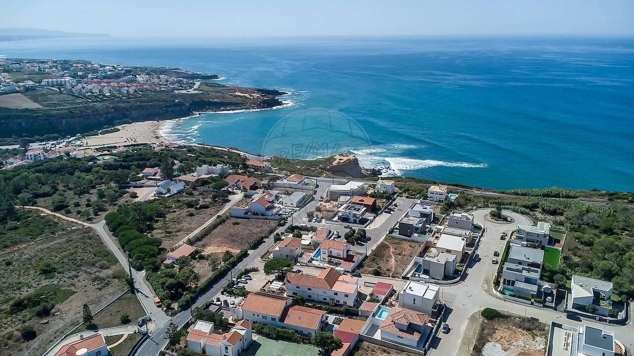 Moradia T3 para Venda em Encarnação Foto 47