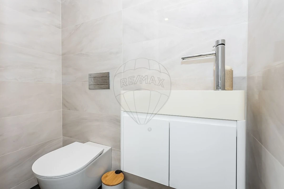 Moradia T3 para Venda em Encarnação Foto 21