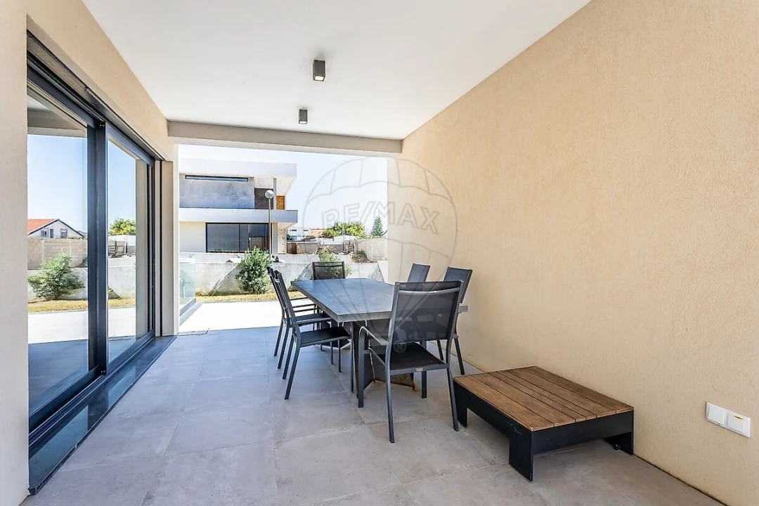 Moradia T3 para Venda em Encarnação Foto 14