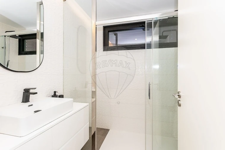 Moradia T3 para Venda em Encarnação Foto 35